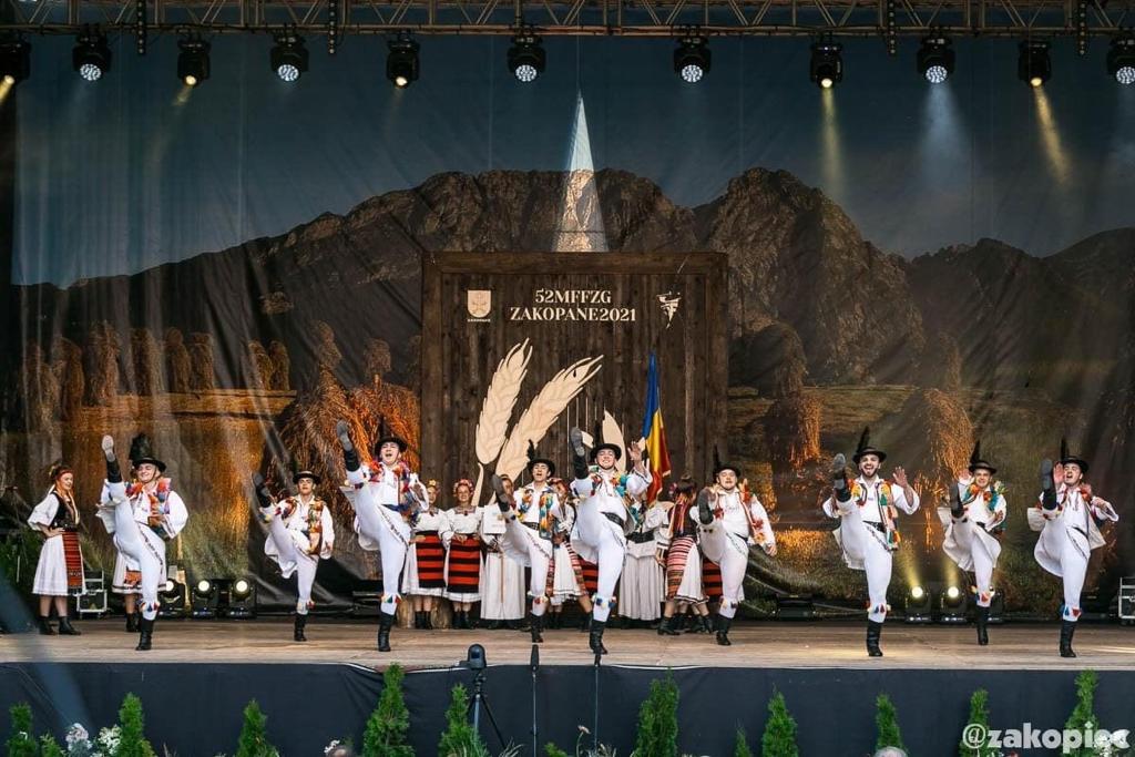 Ansamblul folcloric “Cununa Apusenilor”, câstigator al Locului 1 la Festivalul – Concurs Internaţional de folclor montan din Zakopane, Polonia